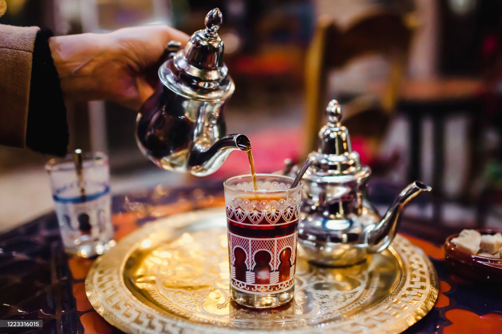 How Early Tea Trading with Persia Shaped Culture, Commerce, and&nbsp;Conversations